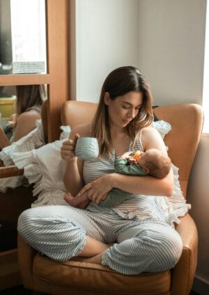 Gdy maluch zasypia tylko na rękach – jak sobie z tym poradzić?